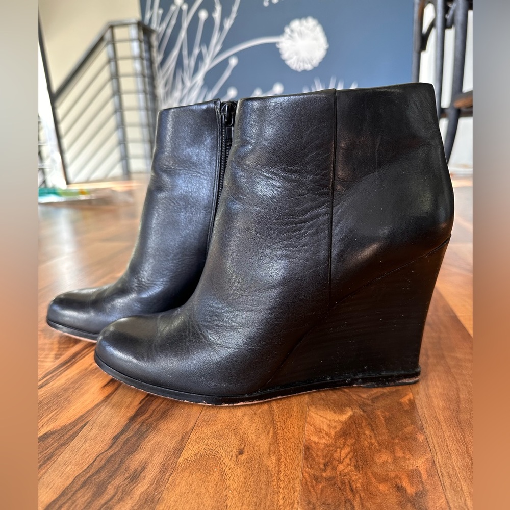 Vince Camuto Boots women’s size 9